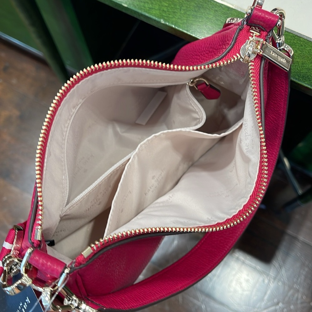 Kate Spade Rosie Shoulder Bag With Tech Attachment AirPod 
Renaissance Rosie
NWT - Picture 16 of 16